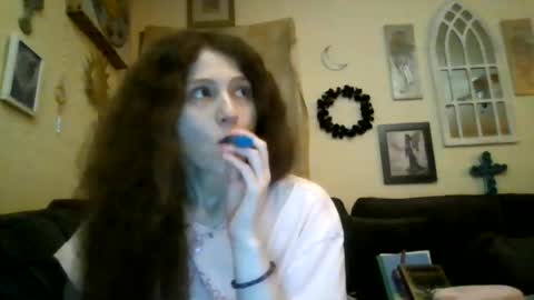 Snapshot of queencrimsonlvx chatting on 07.07.26 queencrimsonlvx online show from 07.07.26
