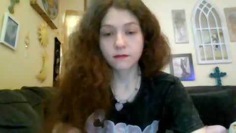 Snapshot of queencrimsonlvx chatting on 07.13.26 queencrimsonlvx online show from 07.13.26