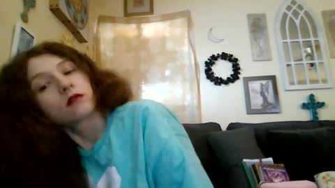 Snapshot of queencrimsonlvx chatting on 07.15.26 queencrimsonlvx online show from 07.15.26