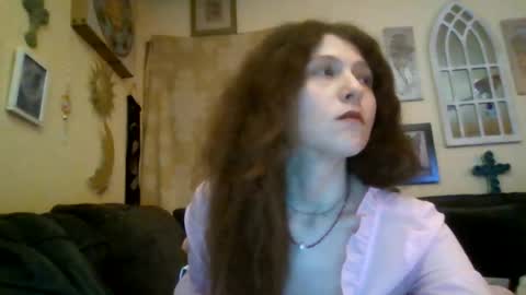 Snapshot of queencrimsonlvx chatting on 07.29.26 queencrimsonlvx online show from 07.29.26