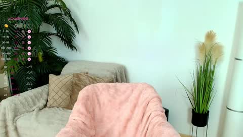 Snapshot of queenevamariaa chatting on 12.06.24 Help me to reach 150 K followers online show from 12.06.24