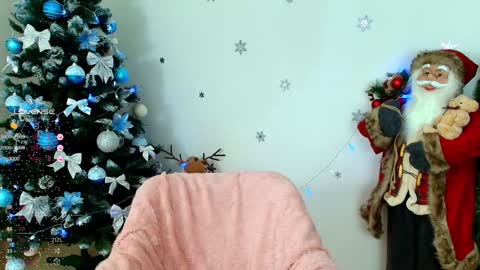 Snapshot of queenevamariaa chatting on 12.27.24 Help me to reach 150 K followers online show from 12.27.24