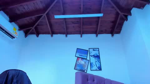 Snapshot of queengrett chatting on 09.24.25 Queen online show from 09.24.25