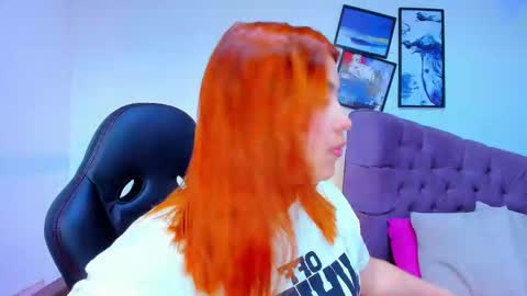 Snapshot of queengrett chatting on 09.30.25 Queen online show from 09.30.25