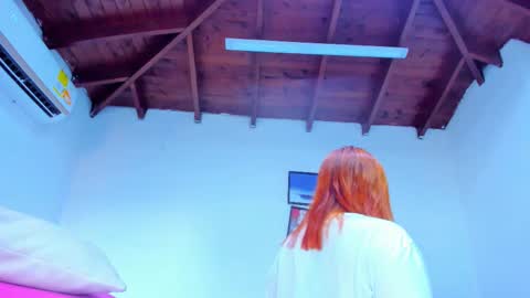 Snapshot of queengrett chatting on 10.13.25 Queen online show from 10.13.25