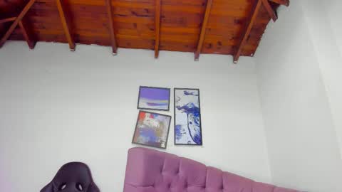 Snapshot of queengrett chatting on 10.26.25 Queen online show from 10.26.25