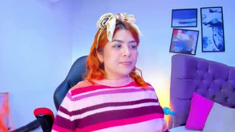 Snapshot of queengrett chatting on 10.31.25 Queen online show from 10.31.25