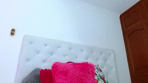 Snapshot of queenie_star chatting on 01.28.25 Maria Del Mar online show from 01.28.25