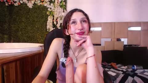QUEENJEENN online show from 12.12.24