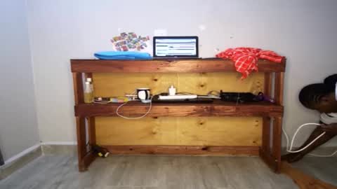 Nina online show from 11.10.25