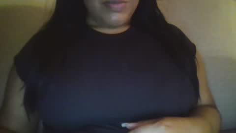 Snapshot of queenloree chatting on 07.04.26 QueenLoree online show from 07.04.26