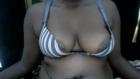 Snapshot of queenmelany chatting on 10.10.25 queenmelany online show from 10.10.25