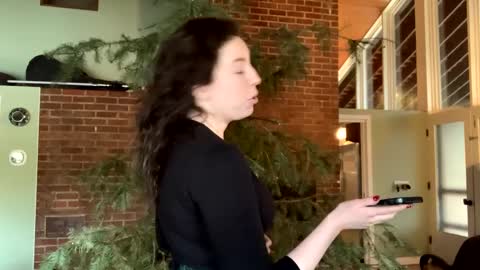 Snapshot of queenmilady chatting on 01.11.25 Sarlei Sar-uh-lie online show from 01.11.25