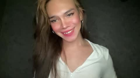 Snapshot of queenn_xxx chatting on 11.03.25 QUEEN online show from 11.03.25