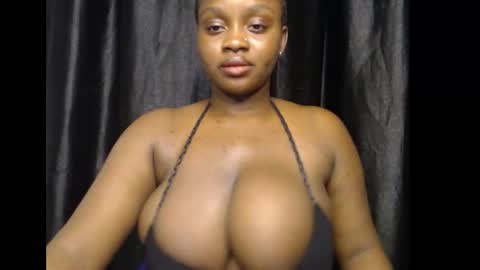 Snapshot of queenofalltest chatting on 02.04.26 Zoey online show from 02.04.26