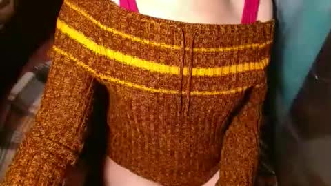 Snapshot of queenoftenderness chatting on 02.22.26 queenoftenderness online show from 02.22.26