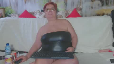 Snapshot of queenpammy chatting on 01.25.25 QueenPammy online show from 01.25.25