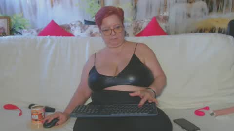 Snapshot of queenpammy chatting on 01.27.25 QueenPammy online show from 01.27.25