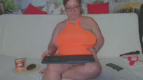 Snapshot of queenpammy chatting on 01.29.25 QueenPammy online show from 01.29.25