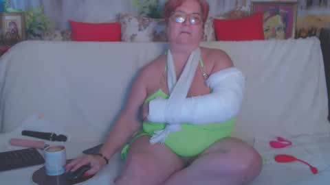 Snapshot of queenpammy chatting on 02.25.25 QueenPammy online show from 02.25.25