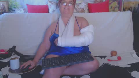 Snapshot of queenpammy chatting on 03.04.25 QueenPammy online show from 03.04.25