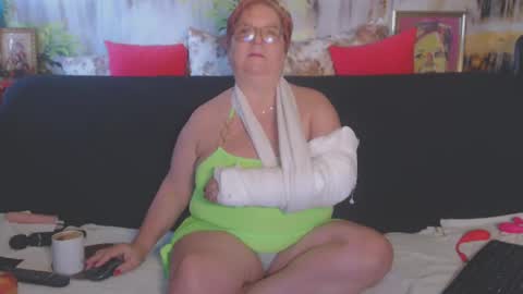 Snapshot of queenpammy chatting on 03.06.25 QueenPammy online show from 03.06.25