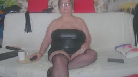 Snapshot of queenpammy chatting on 09.29.25 QueenPammy online show from 09.29.25