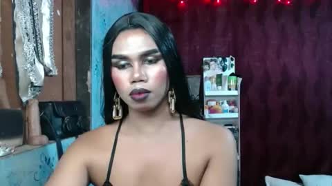 Snapshot of queenpinayebony_xx chatting on 03.27.26 queenpinayebony_xx online show from 03.27.26