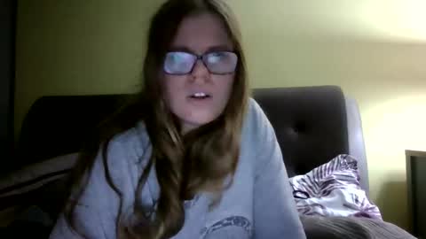 Snapshot of queenstuff chatting on 02.12.26 queenstuff online show from 02.12.26