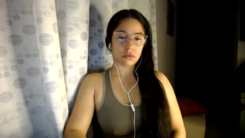 Snapshot of queenvictoria2023 chatting on 06.28.26 Paola online show from 06.28.26