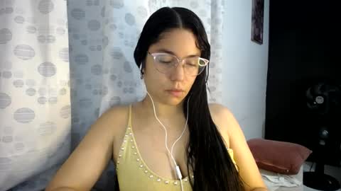 Snapshot of queenvictoria2023 chatting on 07.10.26 Paola online show from 07.10.26
