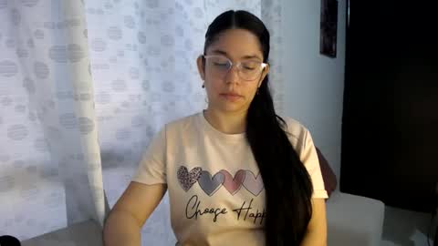 Snapshot of queenvictoria2023 chatting on 07.11.26 Paola online show from 07.11.26