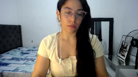 Snapshot of queenvictoria2023 chatting on 07.31.26 Paola online show from 07.31.26