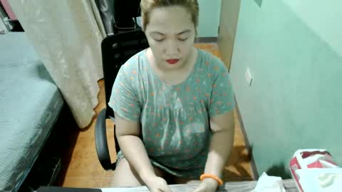 Snapshot of quelly40 chatting on 06.16.26 quelly40 online show from 06.16.26