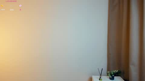 Fiona online show from 01.05.25