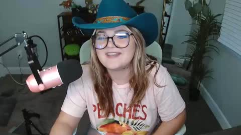 Snapshot of quervoqueen1 chatting on 05.18.26 Bri online show from 05.18.26