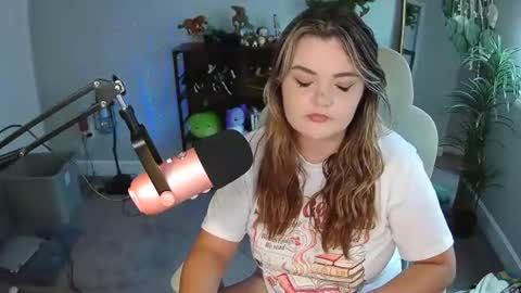 Snapshot of quervoqueen1 chatting on 06.18.26 Bri online show from 06.18.26