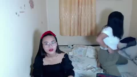 Snapshot of quinne_miles chatting on 11.05.25 Quinne online show from 11.05.25