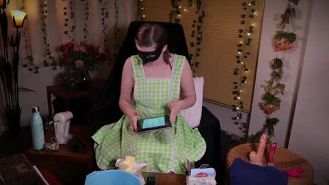 QuinnMonroe online show from 12.22.24