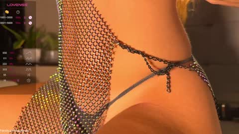 Snapshot of quintessencel chatting on 10.19.25 Next stream December 1 FANSLY Loxrye online show from 10.19.25