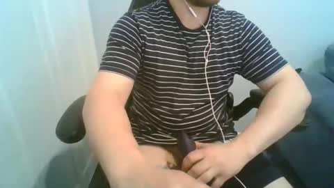 Snapshot of quite_toey chatting on 10.08.25 quite_toey online show from 10.08.25