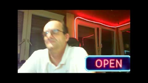 Snapshot of r_2d2_ chatting on 02.26.25 dj mike online show from 02.26.25
