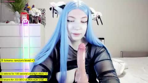 Snapshot of raaaaaaawr chatting on 10.13.25 - online show from 10.13.25