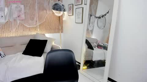 RACHEL ES online show from 10.12.25