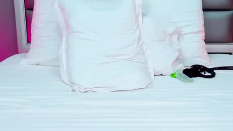 Snapshot of rachel_quinn_ chatting on 03.10.25 rachel_quinn_ online show from 03.10.25