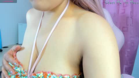 Snapshot of rachellward chatting on 02.04.25 REY online show from 02.04.25