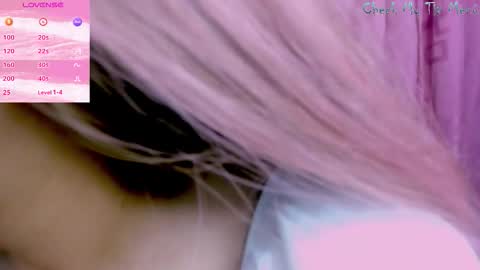 Snapshot of rachellward chatting on 09.29.25 REY online show from 09.29.25