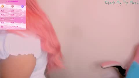 Snapshot of rachellward chatting on 10.26.25 REY online show from 10.26.25