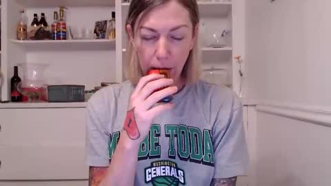 Racy Tracy online show from 02.05.26