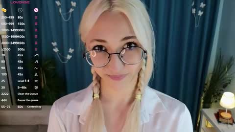 Karina online show from 09.19.25